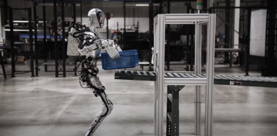人形机器人成“风口”，国内从业者为何摇头？