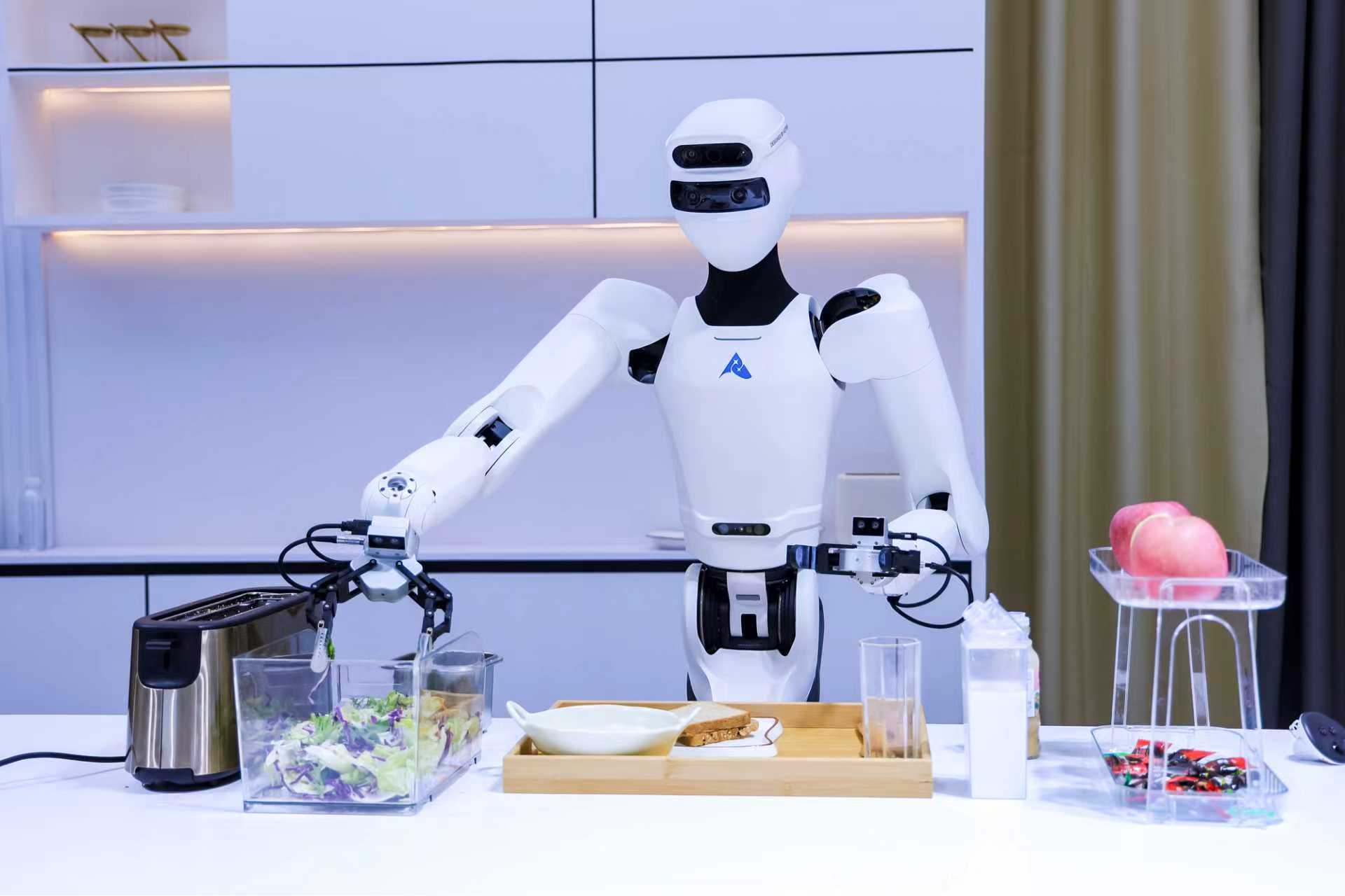 AI创业狂潮：有人半年签单破亿，有人死磕“非共识”